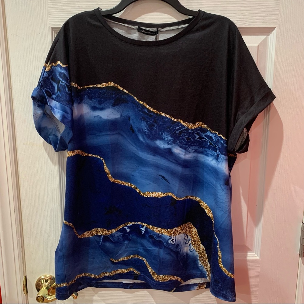 NWT Geometric Print T-Shirt